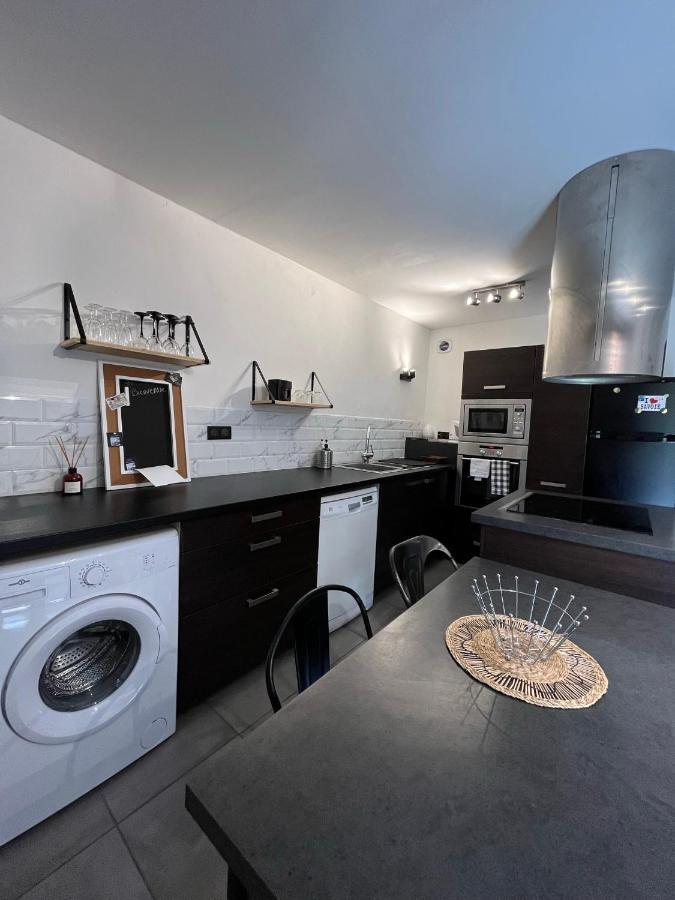 Douillet, Proche Gare, Terrasse, Cave Appartement